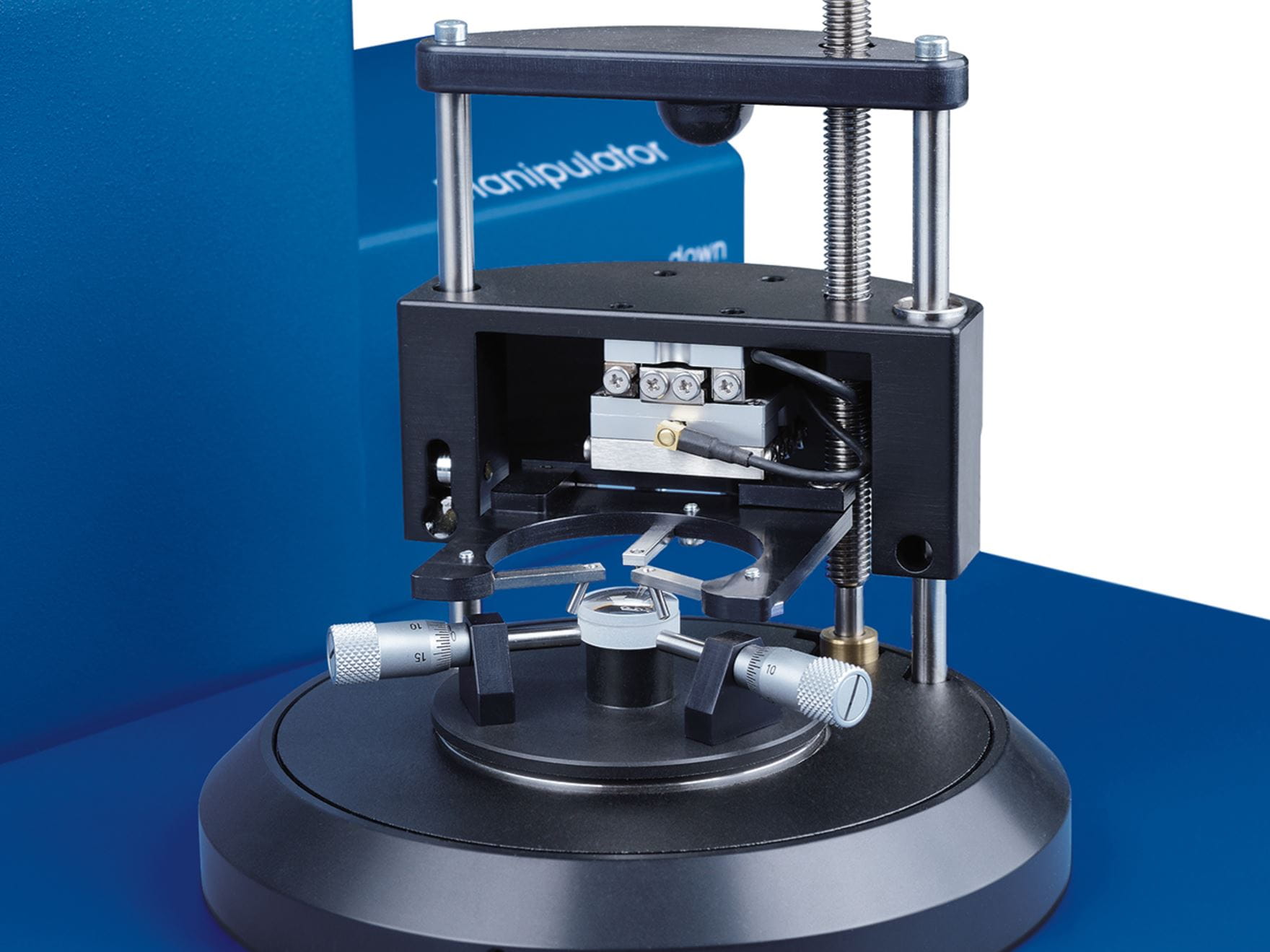 OptiCentric® - Linsenzentrierung und -ausrichtung | TRIOPTICS
