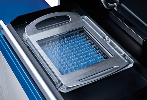 In situ Tray für die Messung von 100 Linsen
