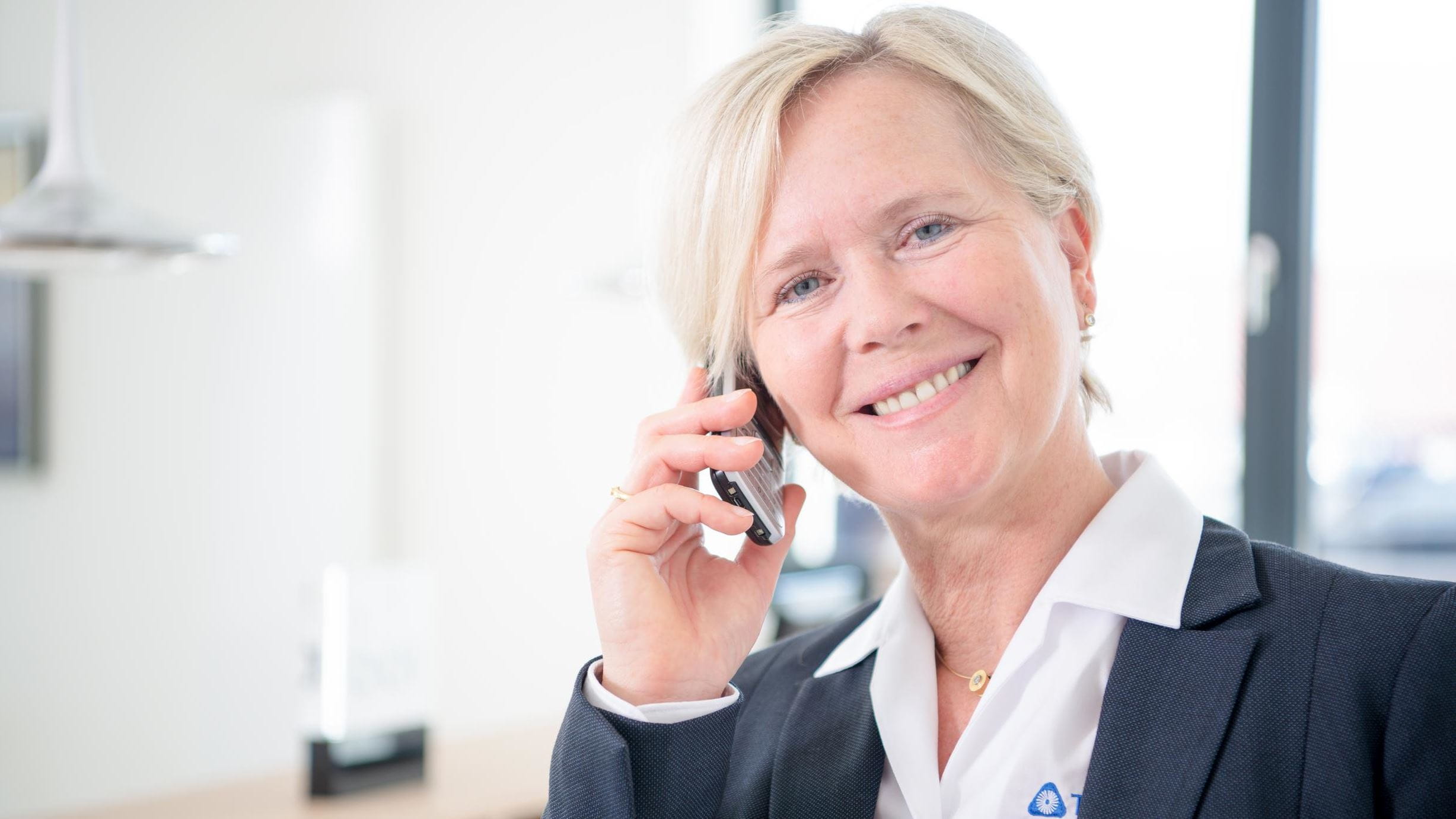 Empfangsdame am Telefon